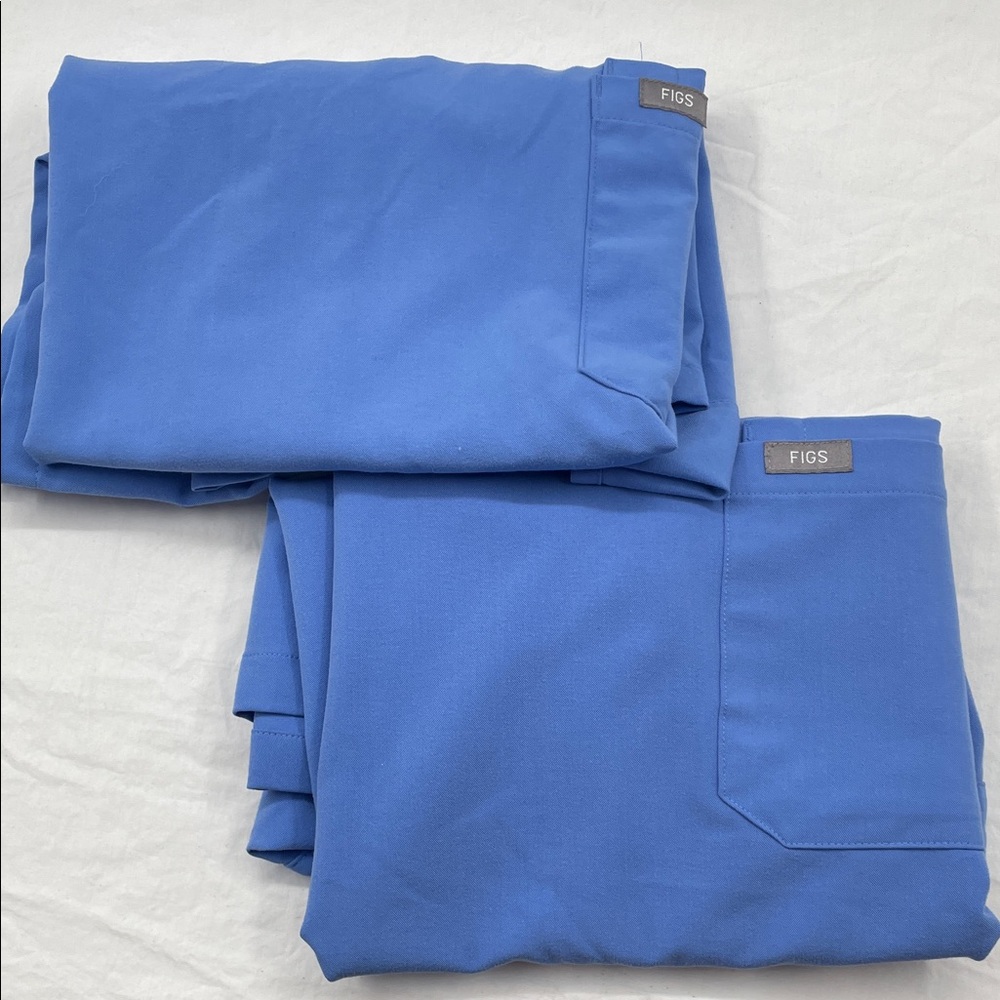 2 Figs Catarina Two-Pocket Scrub Tops. XS. - Picture 3 of 10